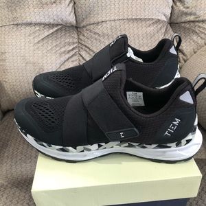 Cycling shoes